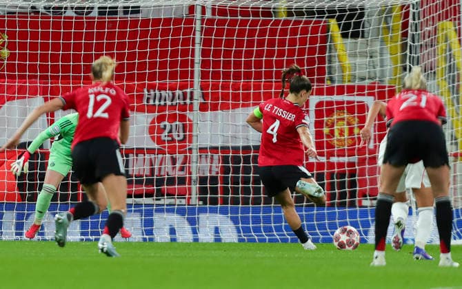 Manchester United, ManU Women v Bayern Munich Women Maya Le Tissier of Manchester United scores a GOAL 1-1 during Manchester United Women v Bayern Munich Women UEFA Champions League Quarter-Final 1st Leg match at Old Trafford, Manchester, England on 25 March 2026 Credit: Luke Williams Every Second Media Editorial use only. All images are copyright Every Second Media Limited. No images may be reproduced without prior permission. Copyright: xIMAGO EveryxSecondxMediax ESM-1877-0020 LukexWilliamsx xEveryxSecondxMediax