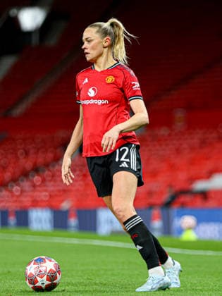 MANCHESTER, ENGLAND - March 25: Fridolina Rolfo of Manchester United, ManU on the ball during the UEFA Womens Champions League match between Manchester United and Bayern Munich at Old Trafford in Manchester, England  Copyright: xNataliexMincher SPPx Sportspressphoto_SPR118019
