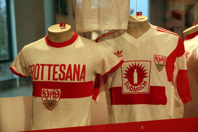 25 03 26 VfB Stuttgart exhibition A jersey writes history Germany, Stuttgart, 25 03 2026, Football, Bundesliga, VfB Stuttgart, Exhibition A jersey writes history at Schauspiel Stuttgart Historical jerseys in the showcase
