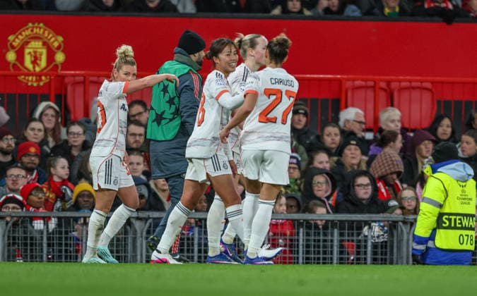GBR, Manchester, Manchester United vs Bayern Munich, WomenÂs Champions League, Football, UEFA, 2025 2026 season, Old Trafford, quarter-final, first leg in picture Momoko Tanikawa Bayern Munich 18 scores the goal to 3 2, goal, joy, jubilation and emotion, goal scored DFB DFL REGULATIONS PROHIBIT ANY USE OF PHOTOGRAPHS AS IMAGE SEQUENCES AND OR QUASI VIDEO, 25 03 2026 Copyright: HMBxMedia HendrikxHamelau