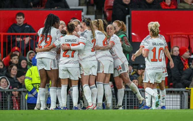 GBR, Manchester, Manchester United vs Bayern Munich, WomenÂs Champions League, Football, UEFA, 2025 2026 season, Old Trafford, quarter-final, first leg in picture Momoko Tanikawa Bayern Munich 18 scores the goal to 3 2, goal, joy, jubilation and emotion, goal scored DFB DFL REGULATIONS PROHIBIT ANY USE OF PHOTOGRAPHS AS IMAGE SEQUENCES AND OR QUASI VIDEO, 25 03 2026 Copyright: HMBxMedia HendrikxHamelau