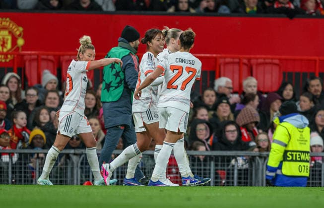 GBR, Manchester, Manchester United vs Bayern Munich, WomenÂs Champions League, Football, UEFA, 2025 2026 season, Old Trafford, quarter-final, first leg in picture Momoko Tanikawa Bayern Munich 18 scores the goal to 3 2, goal, joy, jubilation and emotion, goal scored DFB DFL REGULATIONS PROHIBIT ANY USE OF PHOTOGRAPHS AS IMAGE SEQUENCES AND OR QUASI VIDEO, 25 03 2026 Copyright: HMBxMedia HendrikxHamelau