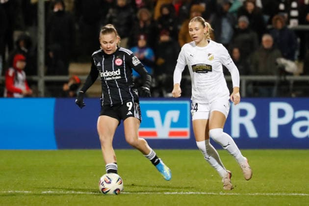Frankfurt, Germany March 25, 2026 UEFA Womens Europa Cup 2025 2026 semi-final Eintracht Frankfurt vs BK Häcken Pictured from left in a duel Jarne Teulings SGE and Tilde Karlsson BK Stadion am Bretanobad Hessen Copyright: xFotostandx xvanxderxVeldenx
