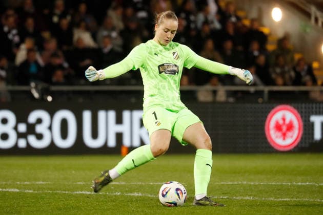 Frankfurt, Germany March 25, 2026 UEFA Womens Europa Cup 2025 2026 semi-final Eintracht Frankfurt vs BK Häcken In the picture goalkeeper Fanney Birkisdottir BK Stadion am Bretanobad Hessen Copyright: xFotostandx xvanxderxVeldenx