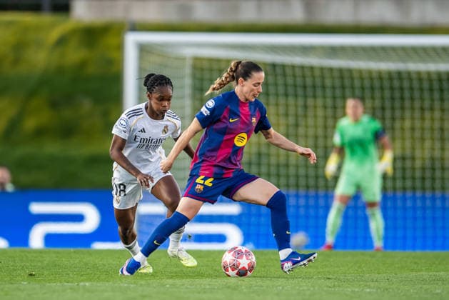 Real Madrid v FC Barcelona, Barca UEFA Women s Champions League, Madrid, Spain Madrid, Spain. 25th, March 2026. Ona Batlle of FC Barcelona in action pressured by Linda Caicedo of Real Madrid CF during the UEFA Women s Champions League 2025 26 match between Real Madrid CF and FC Barcelona at Estadio Alfredo Di Stefano in Madrid. Spain, Madrid, Estadio Alfredo Di Stefano  Copyright: xGonzalesxPhoto LucianoxLimax