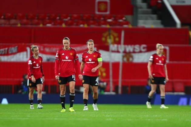 Manchester United, ManU Women v Bayern Munich Women Lisa Naalsund of Manchester United and players look dejected during Manchester United Women v Bayern Munich Women UEFA Champions League Quarter-Final 1st Leg match at Old Trafford, Manchester, England on 25 March 2026 Credit: Luke Williams Every Second Media Editorial use only. All images are copyright Every Second Media Limited. No images may be reproduced without prior permission. Copyright: xIMAGO EveryxSecondxMediax ESM-1877-0042 LukexWilliamsx xEveryxSecondxMediax