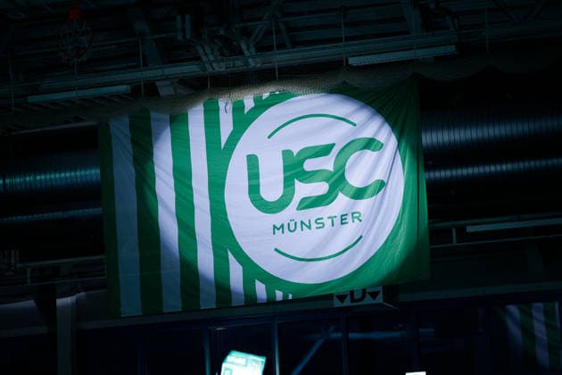 Volleyball I Women I Season 2025 2026 I Bundesliga I Playoff Quarterfinals 2 I USC Münster Dresdner SC I 25 03 2026 Illuminated USC Münster flag during the game Münster Sporthalle Berg Fidel North Rhine-Westphalia Germany Copyright: xLobeca CedricxSiefkerx