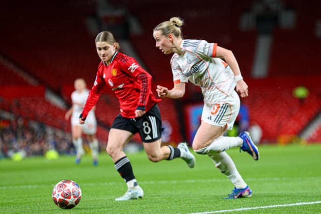 MANCHESTER, ENGLAND - March 25: Franziska Kett of Bayern Munich on the ball during the UEFA Womens Champions League match between Manchester United, ManU and Bayern Munich at Old Trafford in Manchester, England Copyright: xNataliexMincher SPPx Sportspressphoto_SPR118204