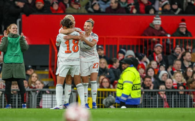 GBR, Manchester, Manchester United vs Bayern Munich, WomenÂs Champions League, Football, UEFA, Season 2025 2026, Old Trafford, Quarter-final, First leg in picture Pernille Harder Bayern Munich 21 , Goal, joy, jubilation and emotion, Momoko Tanikawa Bayern Munich 18 DFB DFL REGULATIONS PROHIBIT ANY USE OF PHOTOGRAPHS AS IMAGE SEQUENCES AND OR QUASI VIDEO, 25 03 2026 Copyright: HMBxMedia HendrikxHamelau