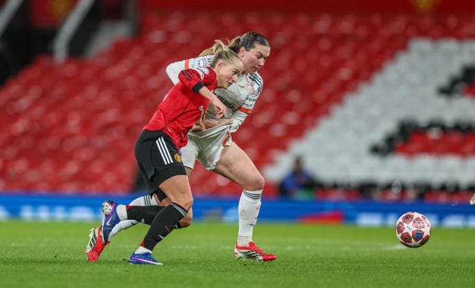 GBR, Manchester, Manchester United vs Bayern Munich, WomenÂs Champions League, Football, UEFA, Season 2025 2026, Old Trafford, Quarter-final, First leg in picture from l Lea Schüller Manchester United Women 24 , Vanessa Gilles Bayern Munich 2 DFB DFL REGULATIONS PROHIBIT ANY USE OF PHOTOGRAPHS AS IMAGE SEQUENCES AND OR QUASI VIDEO, 25 03 2026 Copyright: HMBxMedia HendrikxHamelau