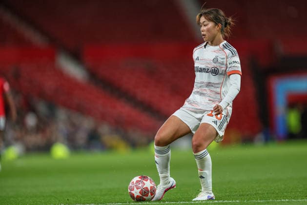 GBR, Manchester, Manchester United vs Bayern Munich, WomenÂs Champions League, Football, UEFA, Season 2025 2026, Old Trafford, Quarter-final, First leg in picture Momoko Tanikawa Bayern Munich 18 DFB DFL REGULATIONS PROHIBIT ANY USE OF PHOTOGRAPHS AS IMAGE SEQUENCES AND OR QUASI VIDEO, 25 03 2026 Copyright: HMBxMedia HendrikxHamelau