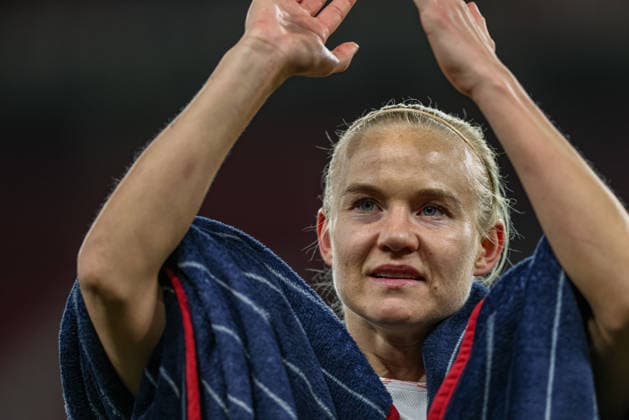 GBR, Manchester, Manchester United vs Bayern Munich, WomenÂs Champions League, Football, UEFA, Season 2025 2026, Old Trafford, Quarter-final, First leg in picture Pernille Harder Bayern Munich 21 DFB DFL REGULATIONS PROHIBIT ANY USE OF PHOTOGRAPHS AS IMAGE SEQUENCES AND OR QUASI VIDEO, 25 03 2026 Copyright: HMBxMedia HendrikxHamelau