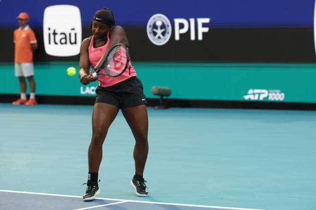 March 25, 2026, Miami Gardens, Florida, United States Of America: MIAMI GARDENS, FL - MARCH 25: Aryna Sabalenka of Belarus defeats Hailey Baptiste of the United States in the women s quarter-final singles match at the Miami Open on March 25, 2026, at Hard Rock Stadium in Miami Gardens, Florida...People: Hailey Baptiste Miami Gardens United States Of America - ZUMAs214 20260325_ada_s214_036 Copyright: xSMGx