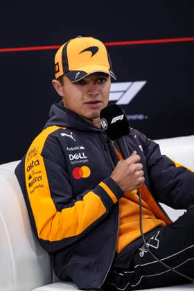 F1 - JAPANESE GRAND PRIX 2026 NORRIS Lando (gbr), McLaren F1 Team MCL40, portrait press conference, PK, Pressekonferenz during the Formula 1 Japanese Grand Prix 2026, 3rd round of the 2026 Formula One World Championship, WM, Weltmeisterschaft from March 27 to 29, 2026 on the Suzuka Circuit, in Suzuka, Japan - SuzukaJapan Copyright: xXavixBonillax