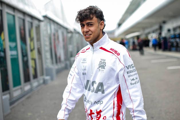 F1 - JAPANESE GRAND PRIX 2026 LINDBLAD Arvid (gbr), Visa Cash App RB F1 Team VCARB03, portrait during the Formula 1 Japanese Grand Prix 2026, 3rd round of the 2026 Formula One World Championship, WM, Weltmeisterschaft from March 27 to 29, 2026 on the Suzuka Circuit, in Suzuka, Japan - SuzukaJapan  Copyright: xXavixBonillax
