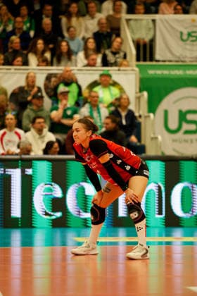 Volleyball I Women I Season 2025 2026 I Bundesliga I Playoff quarter-final 2 I USC Münster Dresdner SC I 25 03 2026 Emma Grome 4, Dresdner SC Waiting for the next rally Münster Sporthalle Berg Fidel North Rhine-Westphalia Germany Copyright: xLobeca CedricxSiefkerx