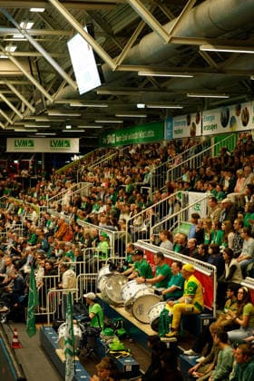 Volleyball I Women I Season 2025 2026 I Bundesliga I Playoff Quarterfinals 2 I USC Münster Dresdner SC I 25 03 2026 Spectators in the Berg Fidel sports hall in Münster at the game of USC Münster Münster Sporthalle Berg Fidel North Rhine-Westphalia Germany Copyright: xLobeca CedricxSiefkerx