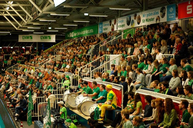 Volleyball I Women I Season 2025 2026 I Bundesliga I Playoff Quarterfinals 2 I USC Münster Dresdner SC I 25 03 2026 Spectators in the Berg Fidel sports hall in Münster at the game of USC Münster Münster Sporthalle Berg Fidel North Rhine-Westphalia Germany Copyright: xLobeca CedricxSiefkerx