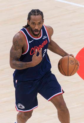 March 25, 2026, Inglewood, California, USA: Kawhi Leonard 2 of the Los Angeles Clippers during their regular season NBA, Basketball Herren, USA game against the Toronto Raptors on Wednesday March 25, 2026 at Intuit Dome in Inglewood, California. Clippers defeat Raptors, 119-94. ARIANA RUIZ PI Clippers Vs. Raptors  - ZUMAp124 20260325_zaa_p124_028 Copyright: xArianaxRuizx