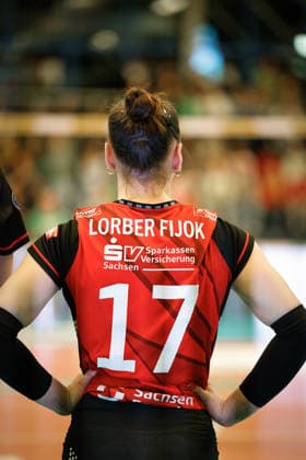 Volleyball I Women I Season 2025 2026 I Bundesliga I Playoff quarterfinals 2 I USC Münster Dresdner SC I 25 03 2026 Lorena Lorber Fijok 17, Dresdner SC Looks into the crowd after winning the playoff quarterfinals with her team Münster Sporthalle Berg Fidel North Rhine-Westphalia Germany Copyright: xLobeca CedricxSiefkerx