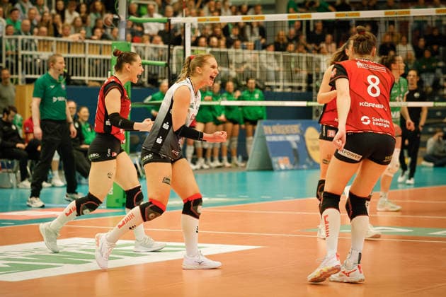 Volleyball I Women I Season 2025 2026 I Bundesliga I Playoff quarter-finals 2 I USC Münster Dresdner SC I 25 03 2026 Lorena Lorber Fijok 17, Dresdner SC Patricia Nestler 1, Dresdner SC Jette Kuipers 8, Dresdner SC Cheering after winning a point Münster Sporthalle Berg Fidel North Rhine-Westphalia Germany Copyright: xLobeca CedricxSiefkerx