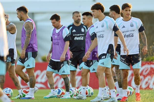 Argentina™s national team players take part in a training session in Ezeiza, Buenos Aires Province, on March 25, 2026, ahead of the FIFA World Cup 2026 friendlys football matches against Mauritania and Zambia EZEIZA ARGENTINA Copyright: xALEJANDROxPAGNIx