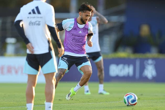 Argentina™s forward Nicolas Gonzalez C takes part in a training session in Ezeiza, Buenos Aires Province, on March 25, 2026, ahead of the FIFA World Cup 2026 friendlys football matches against Mauritania and Zambia EZEIZA ARGENTINA Copyright: xALEJANDROxPAGNIx