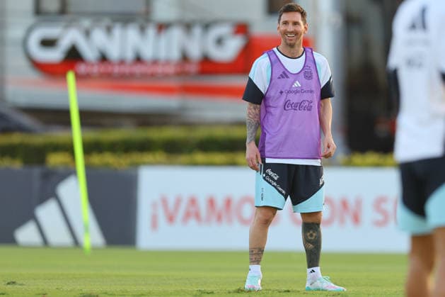Argentine forward Lionel Messi R gestures during a training session in Ezeiza, Buenos Aires Province, on March 25, 2026, ahead of the 2026 FIFA World Cup friendly matches against Mauritania and Zambia EZEIZA ARGENTINA Copyright: xALEJANDROxPAGNIx