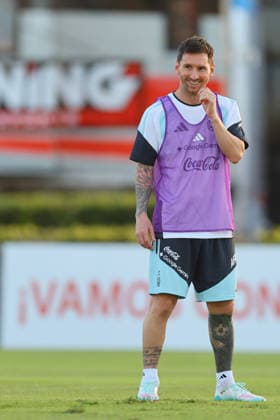 Argentine forward Lionel Messi gestures during a training session in Ezeiza, Buenos Aires Province, on March 25, 2026, ahead of the 2026 FIFA World Cup friendly matches against Mauritania and Zambia EZEIZA ARGENTINA Copyright: xALEJANDROxPAGNIx