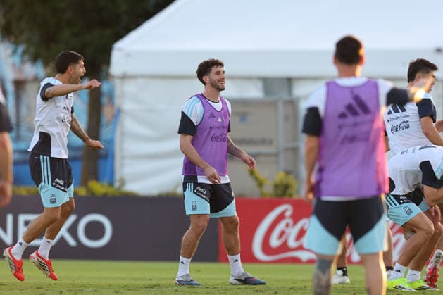 Argentina s defender Marcos Senessi C takes part with teammates in a training session in Ezeiza, Buenos Aires Province, on March 25, 2026, ahead of the FIFA World Cup 2026 friendlys football matches against Mauritania and Zambia EZEIZA ARGENTINA Copyright: xALEJANDROxPAGNIx