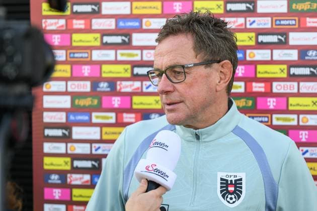 Football, Austrian national team, training and media round