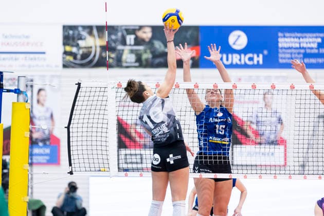 1 Volleyball Bundesliga Womens Playoffs Quarter-finals Schwarz Weiss Erfurt vs Allianz MTV Stuttgart Erfurt 25 03 2026 Kinga Szücs 10 Schwarz Weiss Erfurt vs Melani Shaffmaster 15 Allianz MTV Stuttgart 1 Volleyball Bundesliga Womens Playoffs Quarter-finals Schwarz Weiss Erfurt vs Allianz MTV Stuttgart Riethsporthalle Erfurt 25 03 2026 Copyright: xBEAUTIFULxSPORTS Duehringx