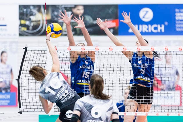 1 Volleyball Bundesliga Womens Playoffs Quarterfinals Schwarz Weiss Erfurt vs Allianz MTV Stuttgart Erfurt 25 03 2026 Kinga Szücs 10 Schwarz Weiss Erfurt vs Melani Shaffmaster 15 Allianz MTV Stuttgart center and Jasmine Gross 3 Allianz MTV Stuttgart right 1 Volleyball Bundesliga Womens Playoffs Quarterfinals Schwarz Weiss Erfurt vs Allianz MTV Stuttgart Riethsporthalle Erfurt 25 03 2026 Copyright: xBEAUTIFULxSPORTS Duehringx