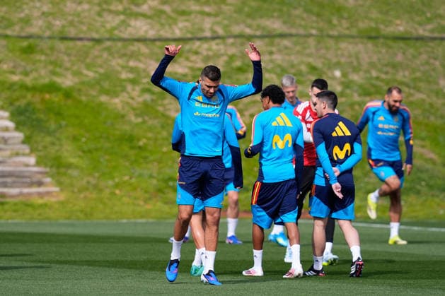 March 26, 2026, Las Rozas, Madrid, Spain: Rodri during the training session of Spain Team ahead of the International Friendly, Länderspiel, Nationalmannschaft match against Serbia at Ciudad del Futbol on March 26, 2026, in Las Rozas, Madrid, Spain. Las Rozas Spain - ZUMAa181 20260326_zaa_a181_001 Copyright: xDennisxAgyemanx