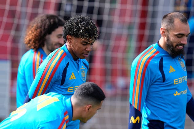 March 26, 2026, Las Rozas, Madrid, Spain: Lamine Yamal during the training session of Spain Team ahead of the International Friendly, Länderspiel, Nationalmannschaft match against Serbia at Ciudad del Futbol on March 26, 2026, in Las Rozas, Madrid, Spain. Las Rozas Spain - ZUMAa181 20260326_zaa_a181_002 Copyright: xDennisxAgyemanx