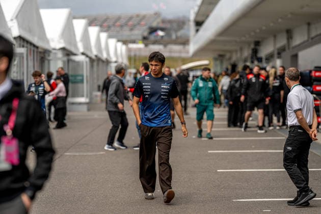 SUZUKA, JAPAN: Alex Albon, racing for the Williams Racing team during the 2026 Formula 1 Japanese Grand Prix at the Suzuka International Racing Course in Suzuka, Japan