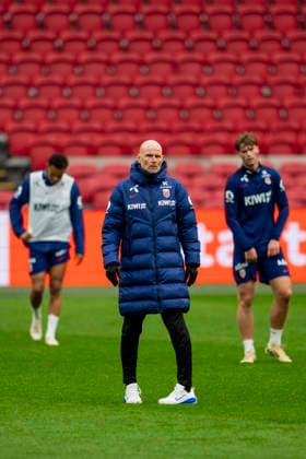 Training with the Norwegian men s national football team Amsterdam , Netherlands 20260326 Norway s national team manager Stale Solbakken during a training session with the Norwegian men s national football team at Johan Cruijff ArenA Photo Fredrik Varfjell NTB Amsterdam Netherlands EDITORIAL USE ONLY RESTRICTED USE FOR BETTING COMPANIES  Copyright: xFredrikxVarfjellx xNTBx
