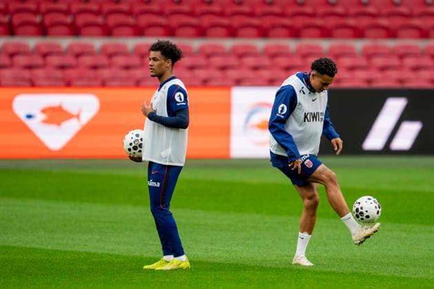 Training with the Norwegian men s national football team Amsterdam , Netherlands 20260326 Oscar Bobb and Antonio Nusa during a training session with the Norwegian men s national football team at Johan Cruijff ArenA Photo Fredrik Varfjell NTB Amsterdam Netherlands EDITORIAL USE ONLY RESTRICTED USE FOR BETTING COMPANIES  Copyright: xFredrikxVarfjellx xNTBx