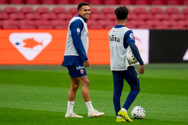 Training with the Norwegian men s national football team Amsterdam , Netherlands 20260326 Antonio Nusa and Oscar Bobb during a training session with the Norwegian men s national football team at Johan Cruijff ArenA Photo Fredrik Varfjell NTB Amsterdam Netherlands EDITORIAL USE ONLY RESTRICTED USE FOR BETTING COMPANIES  Copyright: xFredrikxVarfjellx xNTBx
