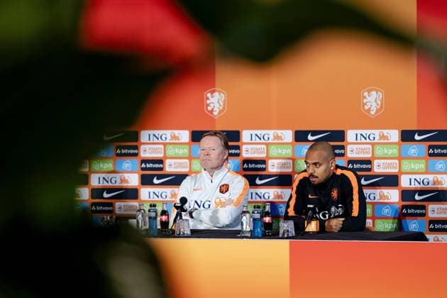ZEIST - National coach Ronald Koeman and Donyell Malen of the Dutch national team, Nationalteam look ahead to the friendly match against Norway. ROBIN VAN LONKHUIJSEN ANP xVIxANPxSportx xxANPxIVx 554390851 originalFilename: 554390851.jpg