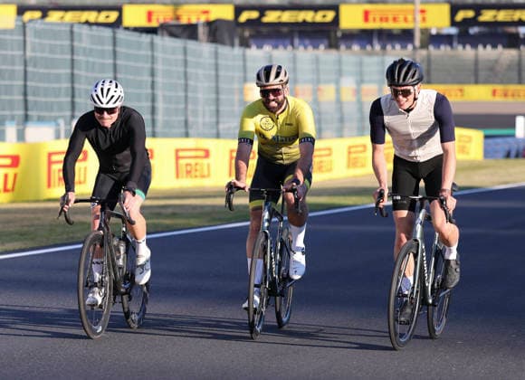 March 26, 2026, Suzuka, Mie, Japan: OLIVER BEARMAN of Haas F1 Team and VALTTERI BOTTAS of Cadillac ride bicycles to inspect the track ahead of the Formula 1 Japanese Grand Prix at Suzuka Circuit. Suzuka Japan - ZUMAh201 20260326_zsp_h201_028 Copyright: xYichinxHoux