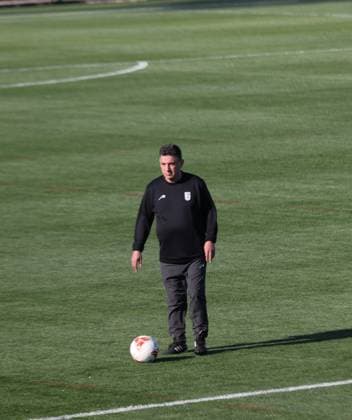 Iranian National Football Team trains in Antalya ANTALYA, TURKIYE - MARCH 26: Head coach of Iranian National Football Team, Amir Ghalenoei leads the training session on the field of the hotel where the team staying at the Belek Tourism Center as they hold a training camp in the Serik district of Antalya Turkiye, on March 26, 2026. Suleyman Elcin Anadolu Antalya Turkey. Editorial use only. Please get in touch for any other usage.  Copyright: x2026xAnadoluxSuleymanxElcinx