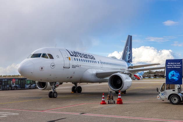 Departure of the DFB mens national soccer team for the international match in Basel, Nuremberg, 26 03 2026 Lufthansa Airbus A319 of the German mens national soccer team shortly before departure on the apron of Nuremberg Airport before departure for the match in Switzerland to Basel Nuremberg Bavaria Germany 20260326-286A1802-M4000