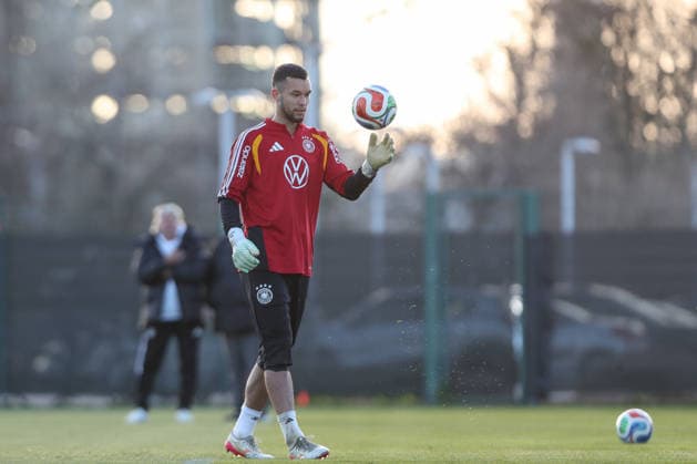 26 03 2026, xtgx, Football, U21 National Team, Press Conference emspor, v l Mio Backhaus Germany DFL DFB REGULATIONS PROHIBIT ANY USE OF PHOTOGRAPHS as IMAGE SEQUENCES and or QUASI VIDEO Wolfsburg