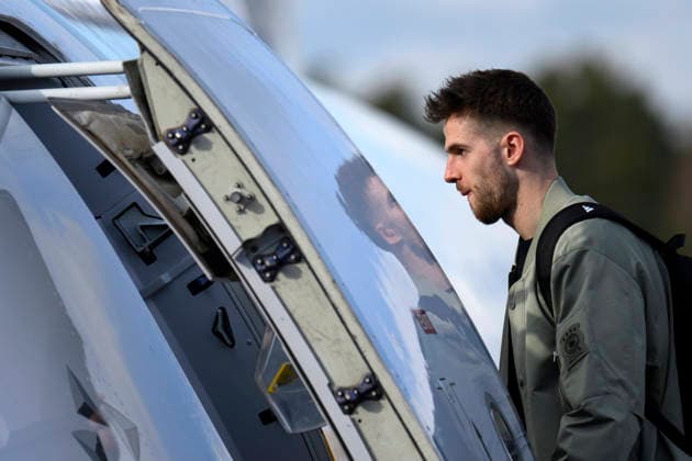 Footballer Anton Stach boards the plane at Nuremberg Airport before the national teams departure for the international match in Switzerland Basel The first match of the World Cup year is coming up in Switzerland Nuremberg, 26 03 2026 Bavaria Germany Copyright: xDwixAnoraganingrumx
