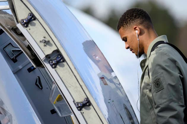 Soccer player Malick Thiaw boards the plane at Nuremberg Airport before the national teams departure for the international match in Switzerland Basel The first match of the World Cup year is coming up in Switzerland Nuremberg, 26 03 2026 Bavaria Germany Copyright: xDwixAnoraganingrumx
