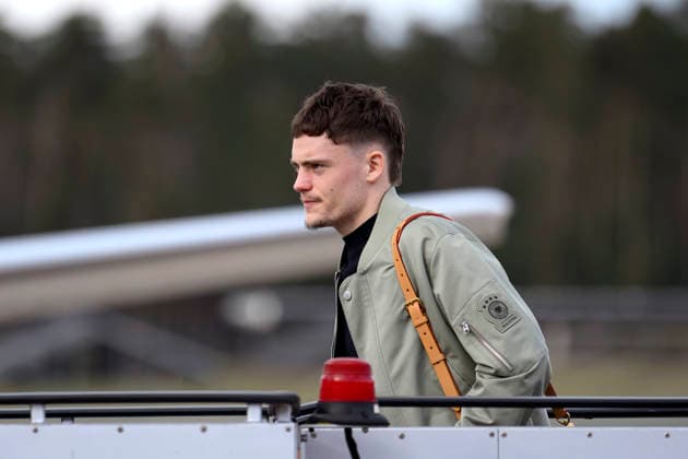 Soccer player Florian Wirtz boards the plane at Nuremberg Airport before the national teams departure for the international match in Switzerland Basel The first match of the World Cup year is coming up in Switzerland Nuremberg, 26 03 2026 Bavaria Germany Copyright: xDwixAnoraganingrumx