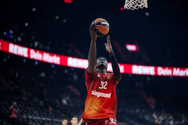 MUNICH, GERMANY - MARCH 26: Wenyen Gabriel (FC Bayern Muenchen, 32) during warm up before the Turkish Airlines EuroLeague match between FC Bayern Muenchen vs. LDLC ASVEL Villeurbanne at SAP Garden on round 34 of Turkish Airlines EuroLeague on March 26, 2025 in Munich, Germany. Bavaria Germany Copyright: xSteffiexWunderlx