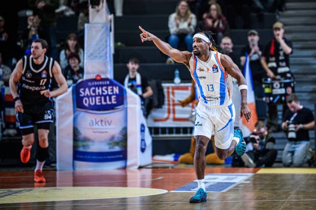 easycredit BBL Basketball Bundesliga 2025 2026 Catch-up match 5 Matchday 26 03 2026 Science City Jena vs Veolia Towers Hamburg Keith Braxton Jena shows the way to Sparkassen Arena