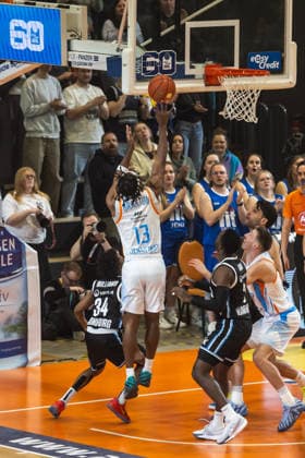 GER, easy Credit Basketball Bundesliga, Science City Jena Veolia Towers Hamburg 26 03 2026, Sparkassen Arena, Jena, GER, easy Credit Basketball Bundesliga, Science City Jena Veolia Towers Hamburg Keith Braxton Jr Science City Jena, 13 Â Photo Alexander Trienitz Jena Sparkassen Arena Thueringen Germany